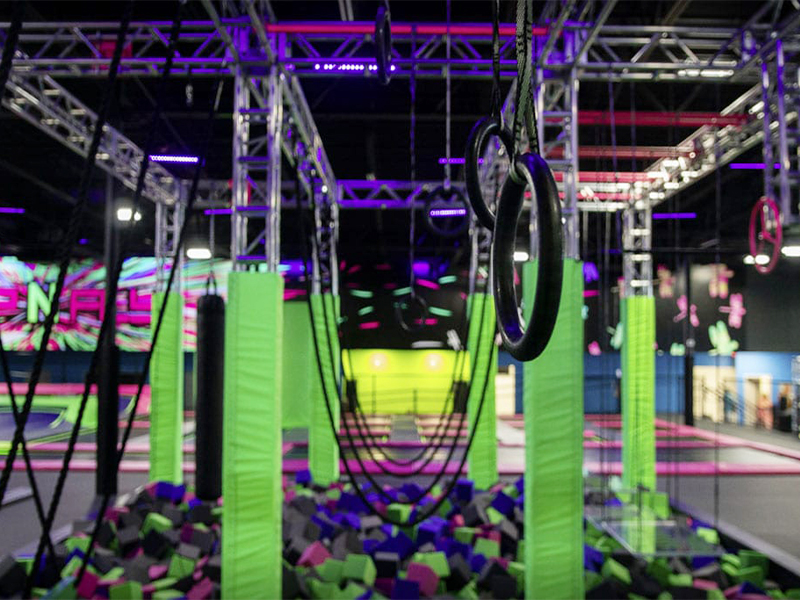 Sandra trasforma un parco con trampolino da 700㎡ nel suo primo successo di importazione